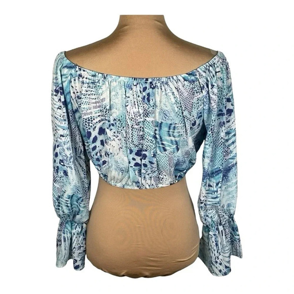 BLUE BLUSH BOUTIQUE CROP TOP SIZE MEDIUM NWT - Picture 3 of 7